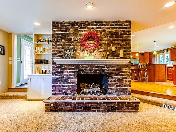 3rd image of 1299 Heather Dr