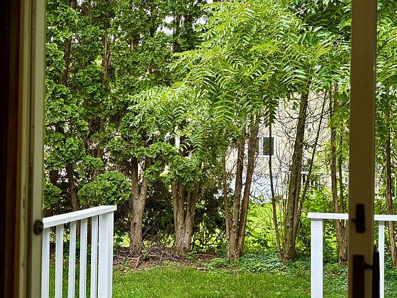 Small deck outside of family room