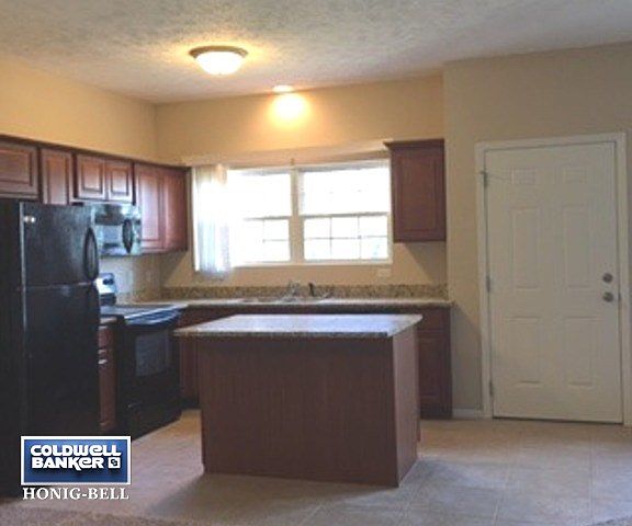2nd image of 585 Stonegate Dr #585