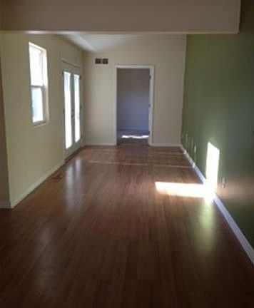 5th image of 2237 Morris Ave