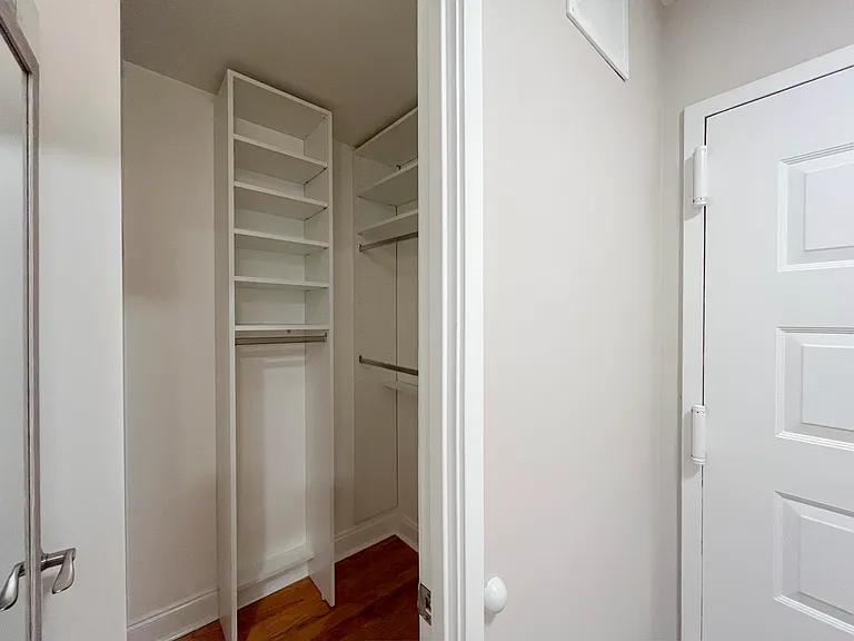 8370 Greensboro Dr #118 — Photo 6