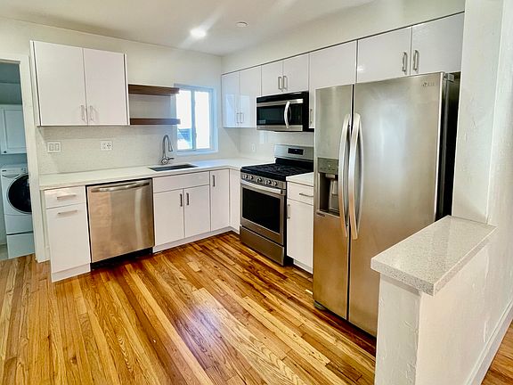 3rd image of 2425 Pierce St