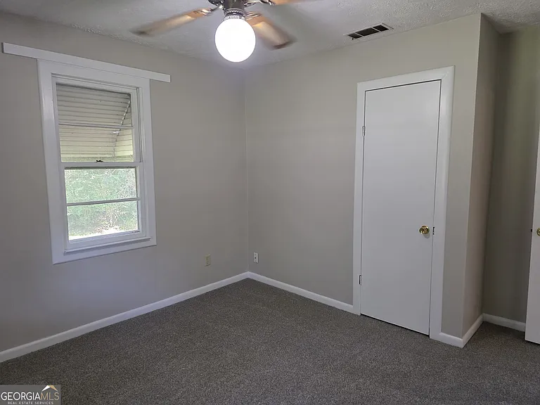 404 E Moore St — Photo 14