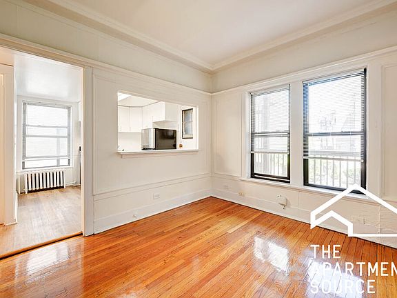 3rd image of 430 W Diversey Pkwy #4443A