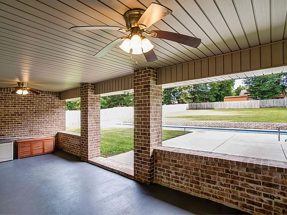 3rd image of 2347 Barberee Dr