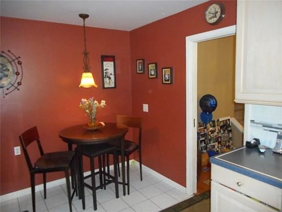 4th image of 22 Hilltop Dr