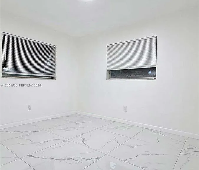 637 SW 1st St — Photo 8