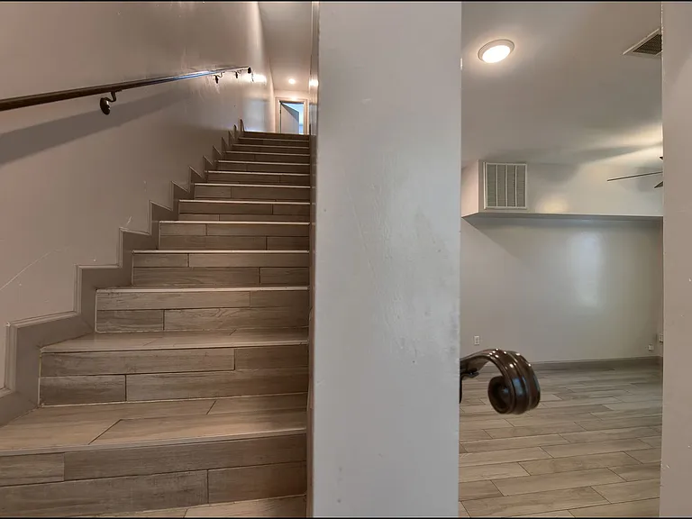 312 Vin Almoradi Ct — Photo 7