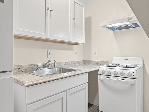 4th image of 184-186 Lyman St #83980ea8f