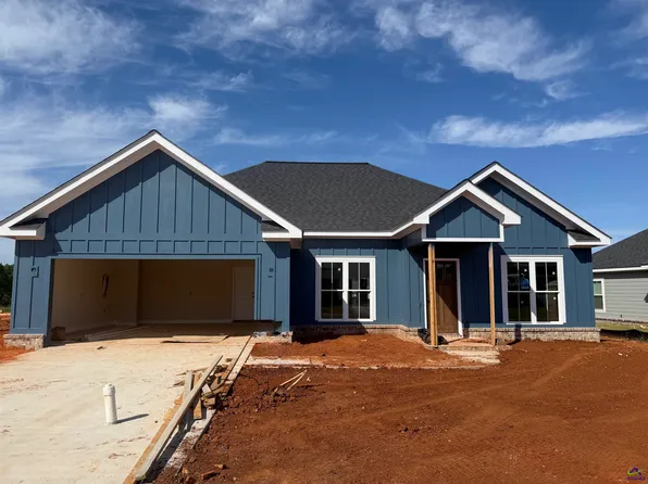 202 Sugar Creek Trl, Perry, GA 31069