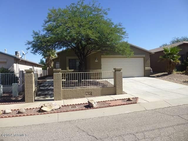 1st image of 6111 S Avenue De La Chandelle