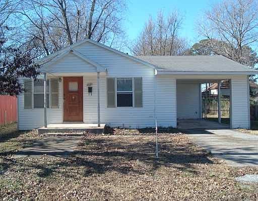 1st image of 304 SW Glover St