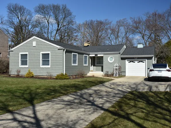 111 W Prairie Ave, Wheaton, IL 60187