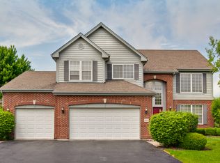 1744 Stanwich Rd, Vernon Hills, IL 60061