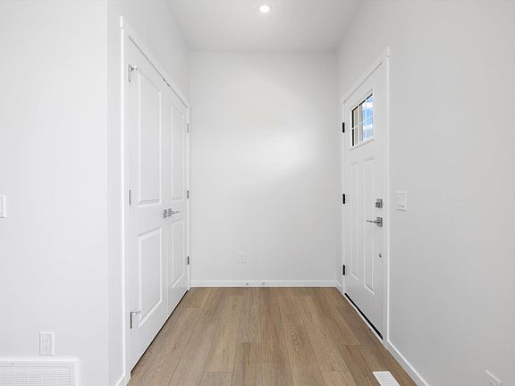 3rd image of 15656 3rd St NE