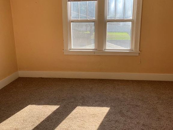 5th image of 707 1/2 S Fairmount St