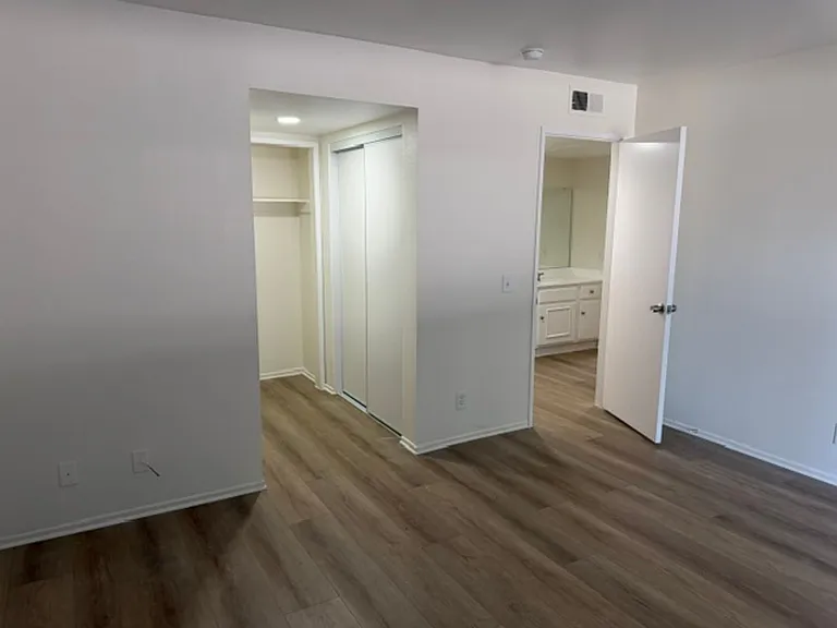 2324 Raintree Dr — Photo 9