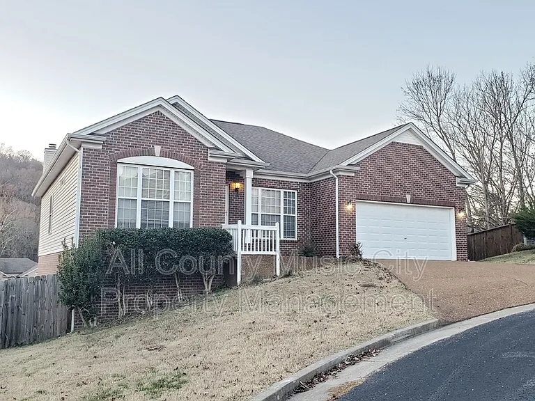 905 Weatherside Ct — Photo 2
