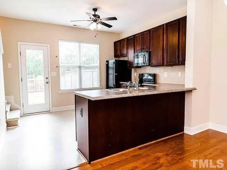 42 Millbrook Dr #42 — Photo 8