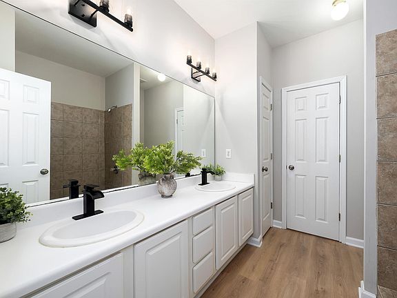 5th image of 3009 Ashley Cir