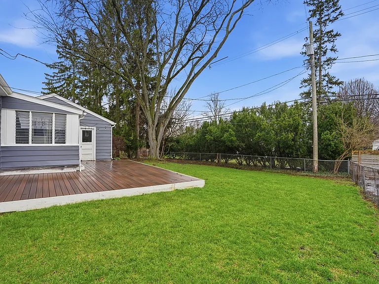 831 Loyola Dr — Photo 41
