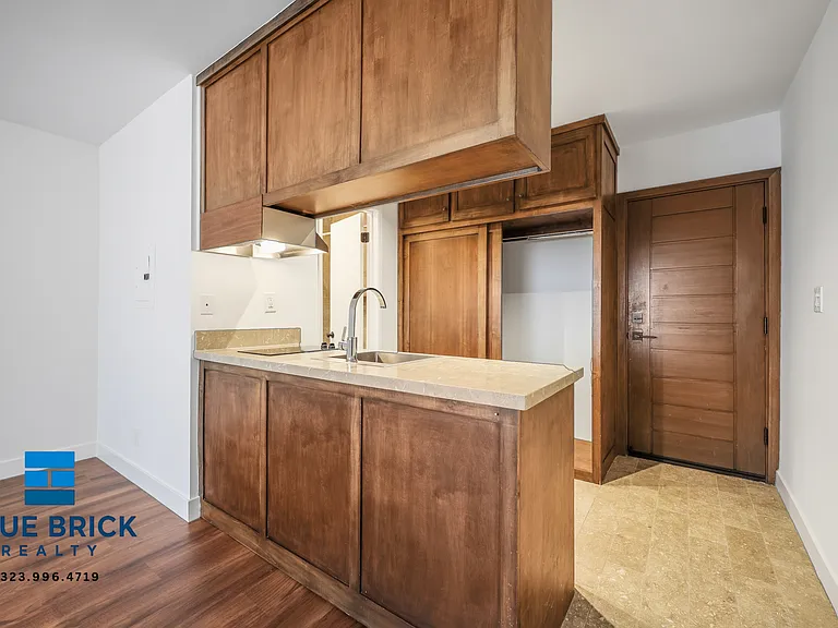 1832 Purdue Ave #205 — Photo 9