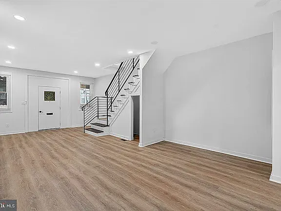 6737 N Smedley St — Photo 5