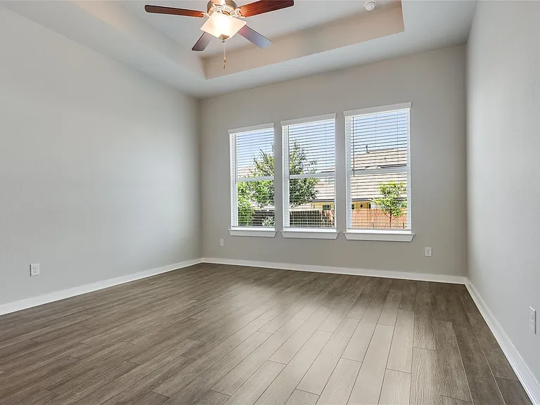4318 Frankfurt Ln — Photo 14
