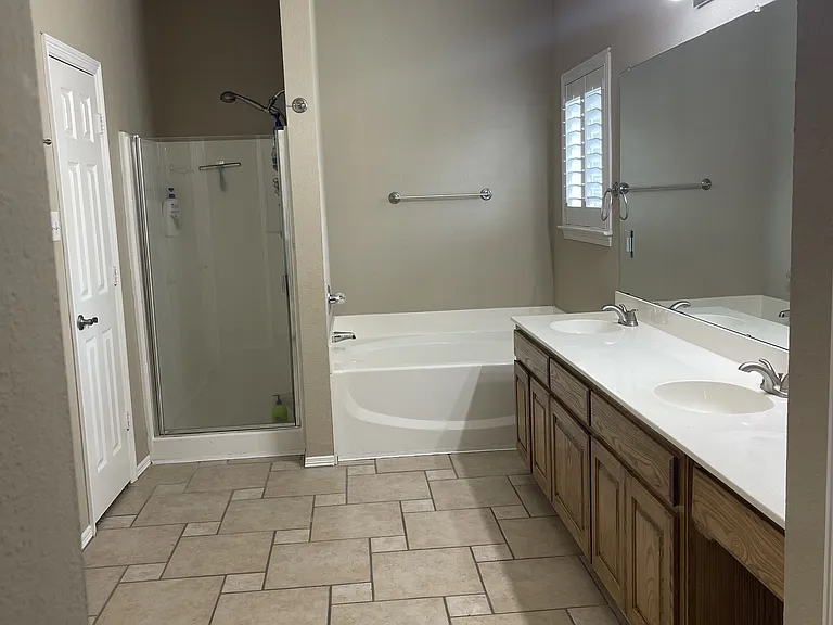5025 Bayberry Dr — Photo 5