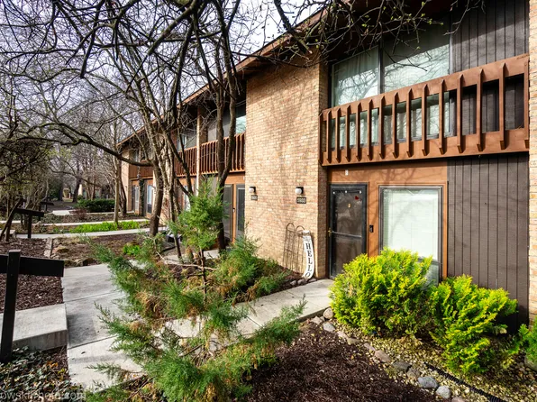 5939 Meadow Dr #158-C, Lisle, IL 60532