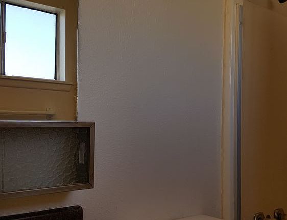 4th image of 1000 Walnut Dr APT 18