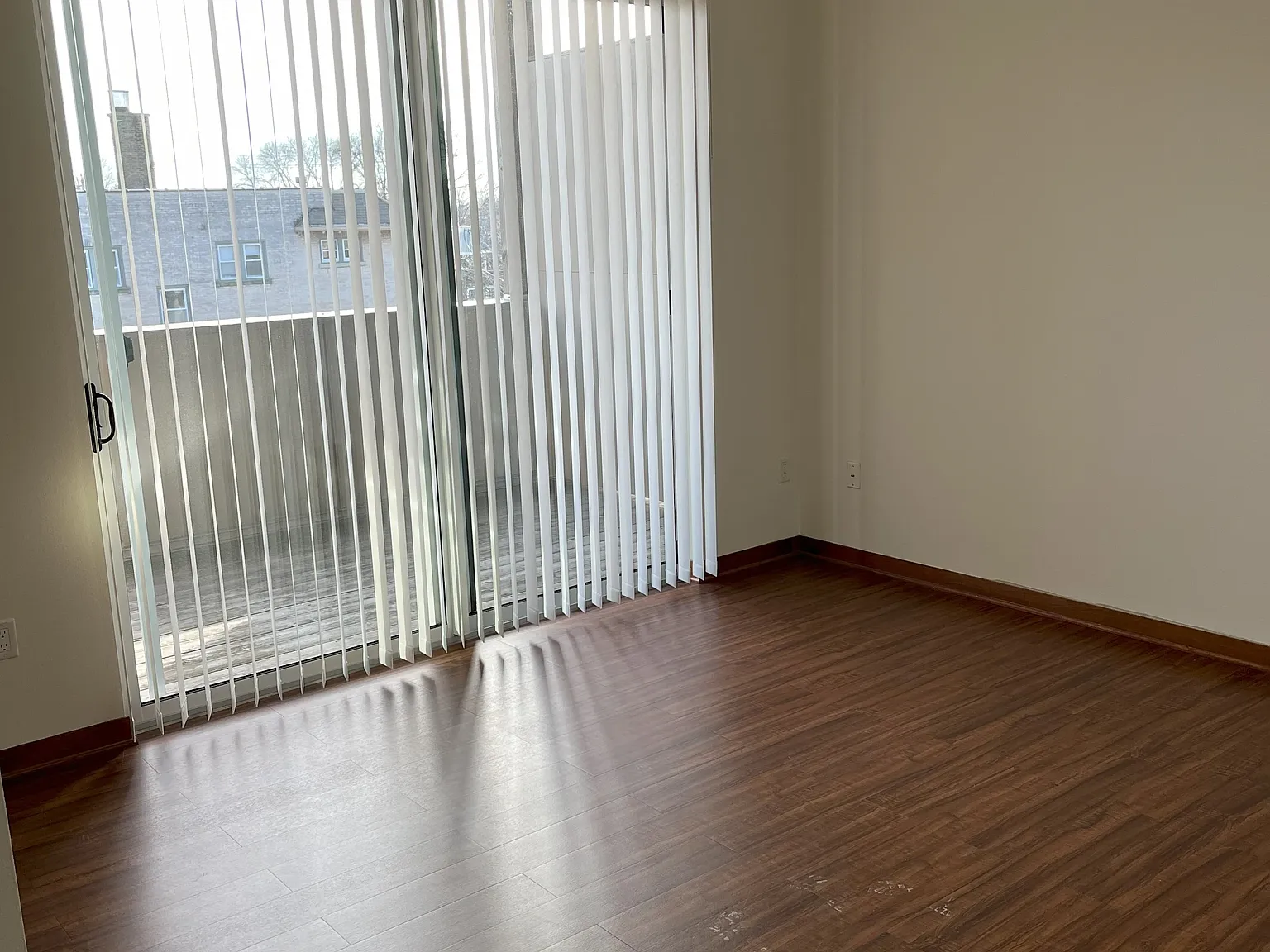 2 bed, 1829 sqft, $3,150 — Photo 4