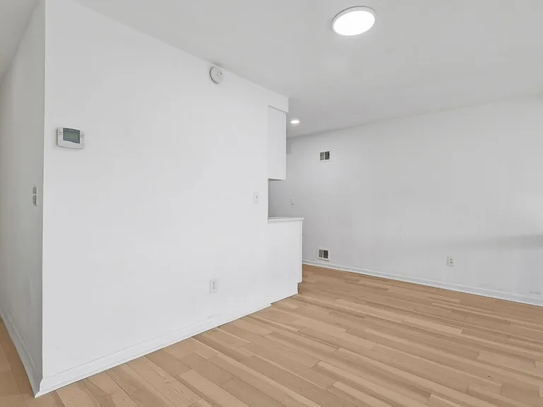 Village in the Park Apartments — Photo 13