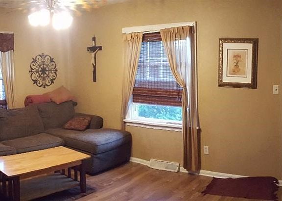 2nd image of 202 Schiller Ave