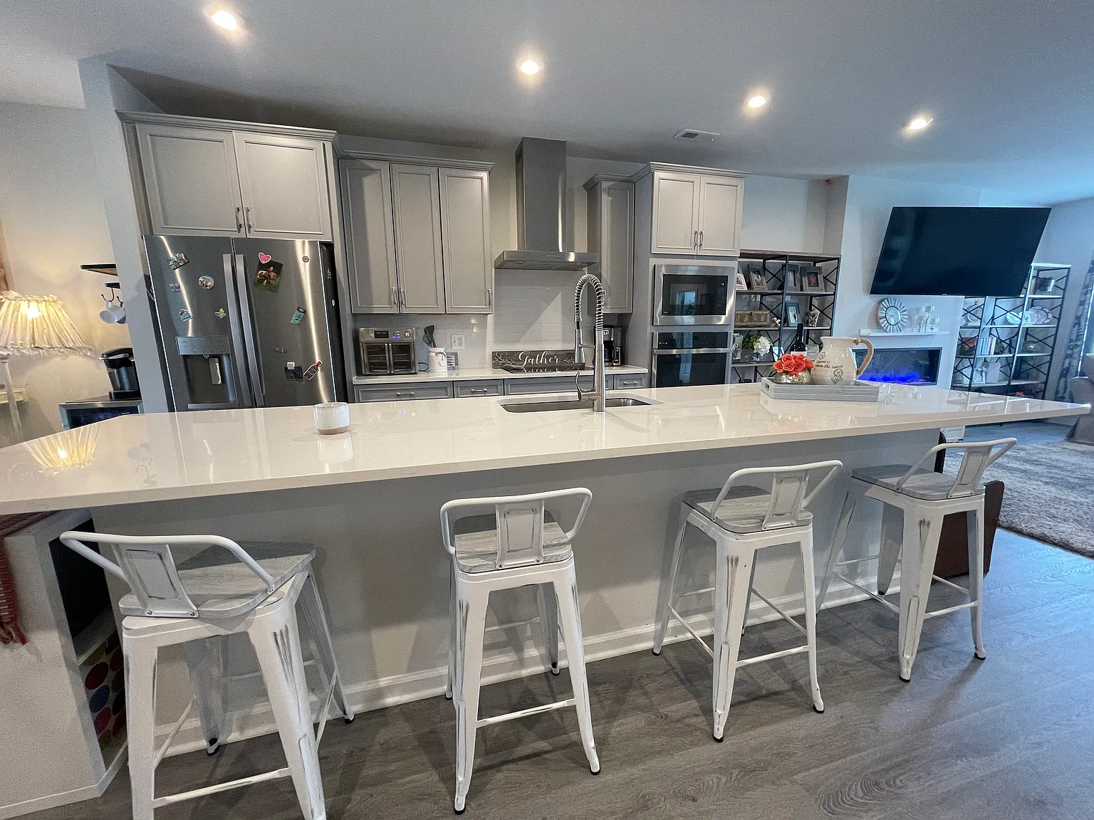 3 bed, 2.5 bath, 2345 sqft, $2,450 — Photo 3