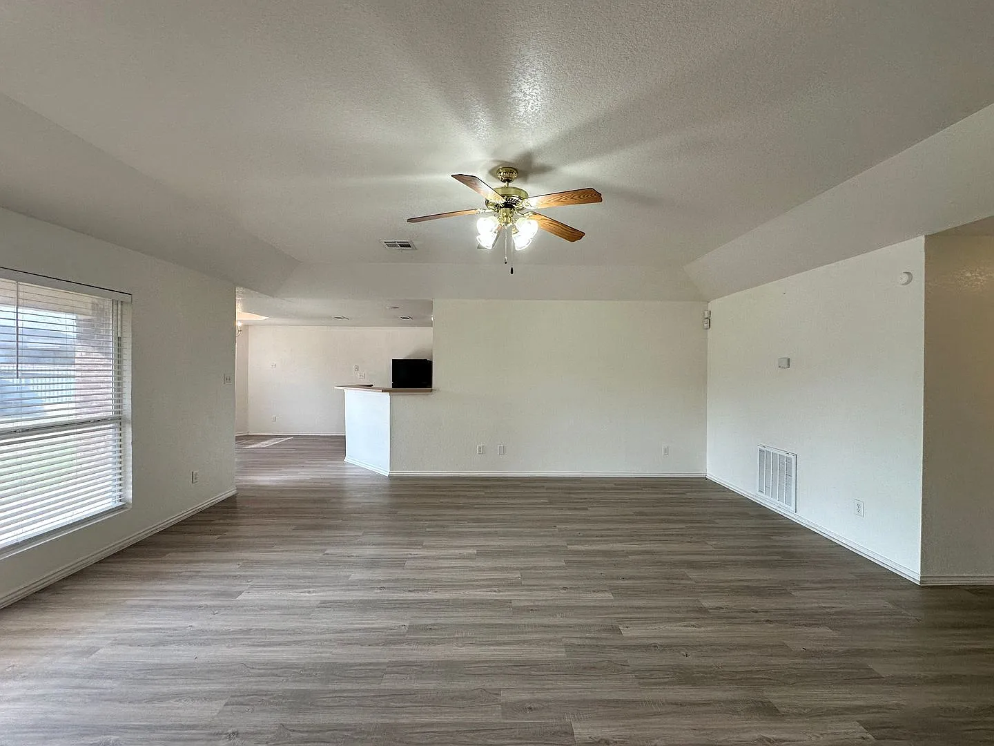 1/2 Off 1st Months Rent! Viewable Now! Pets Accepted! — Photo 4