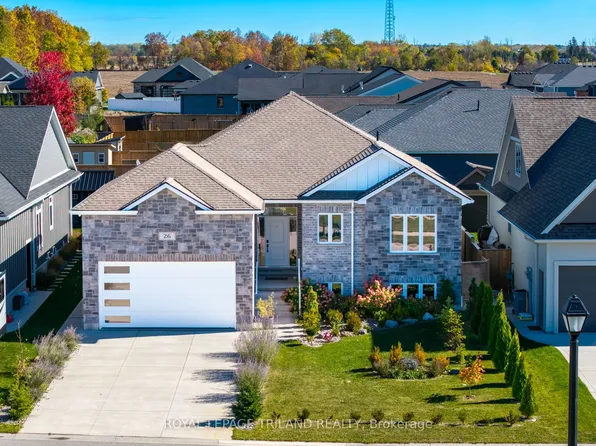 26 Tattersall Ln, Lambton Shores, ON N0M 1T0