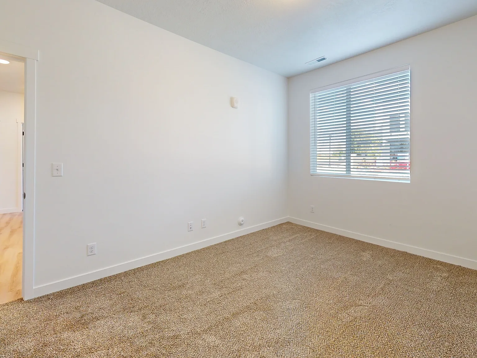 Yard Bldg 11: Unit 306 Type 2: Standard - 306 — Photo 4