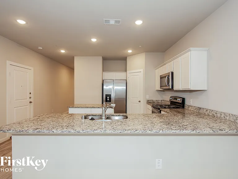 613 Sophia Way — Photo 6