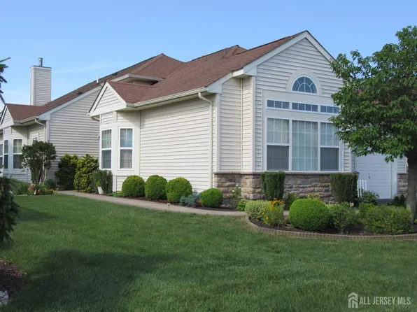 109 Tuscana Ave, Monroe Township, NJ 08831