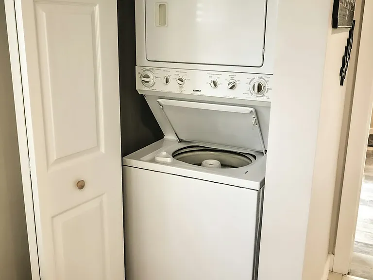 Washer/Dryer in Unit