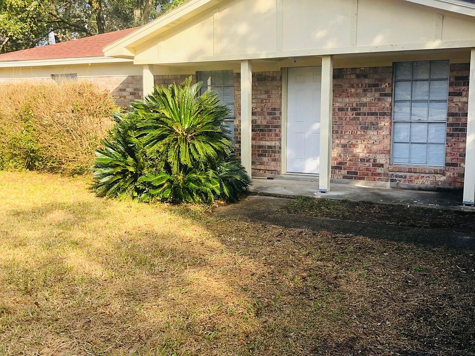 1st image of 8008 Coronet Dr
