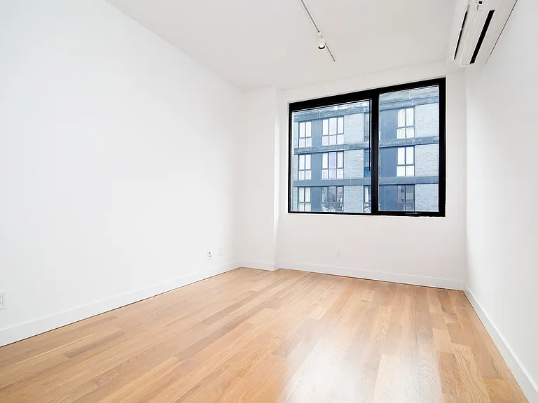 100 Ainslie St #6C — Photo 6