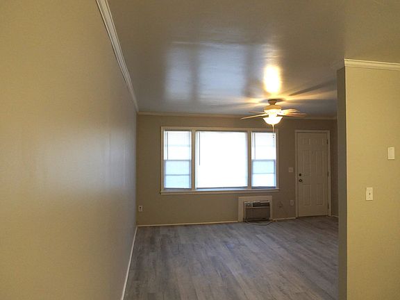 3rd image of 439 Arlington Cir NW