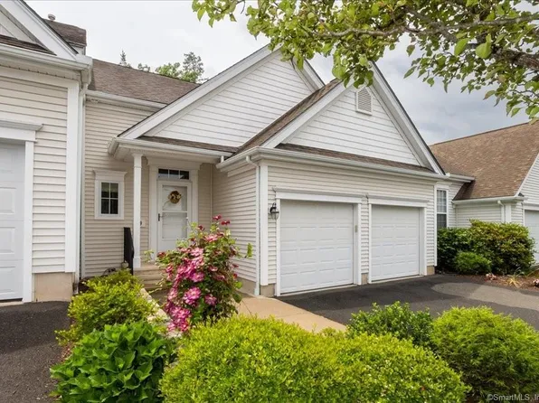 29 Meadowview Court #29, Canton, CT 06019