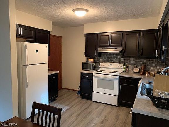 4th image of 818-820 Colony Ct