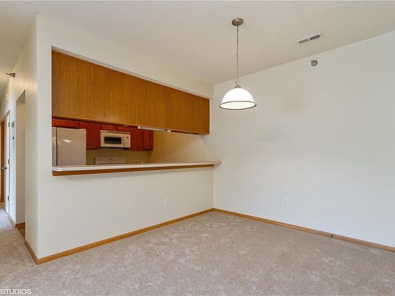 5th image of 905 7th Ave SE Unit 3