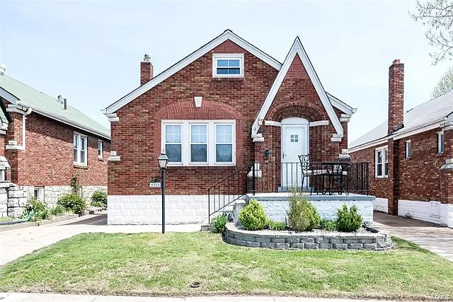 9318 Mackenzie Rd photo 1