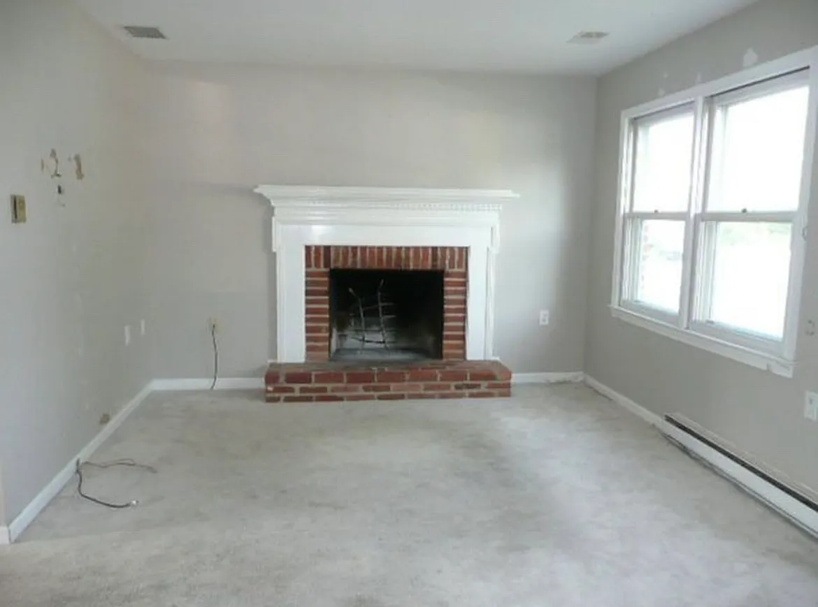 3 bed, 1.5 bath, 1220 sqft, $2,575 — Photo 3