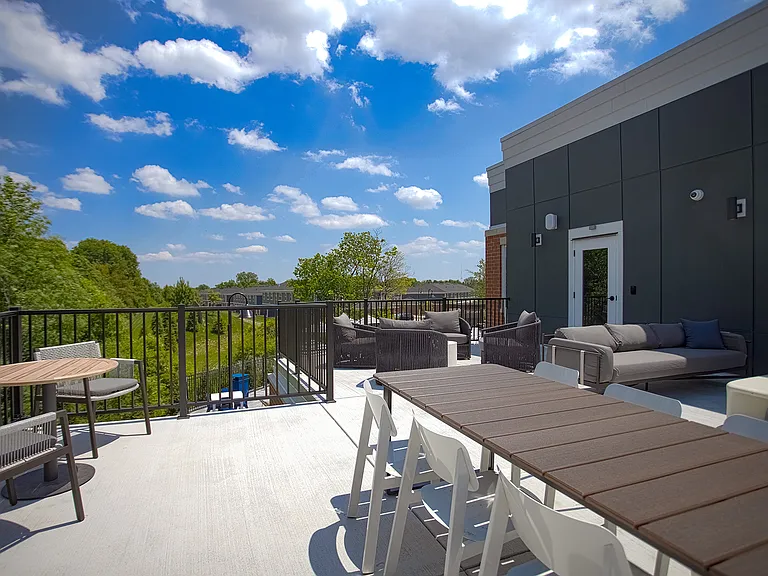 Relay 129 Apartments & Townhomes — Photo 36